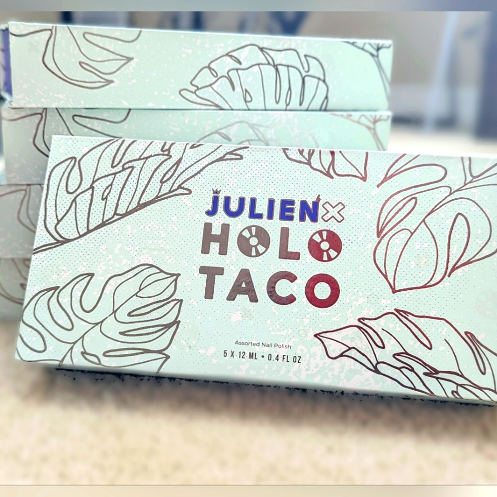 Holo Taco x Julien full unopened set